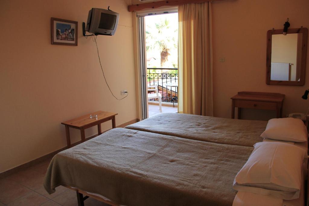 Hotel Galaxias Agioi Pandes Room photo